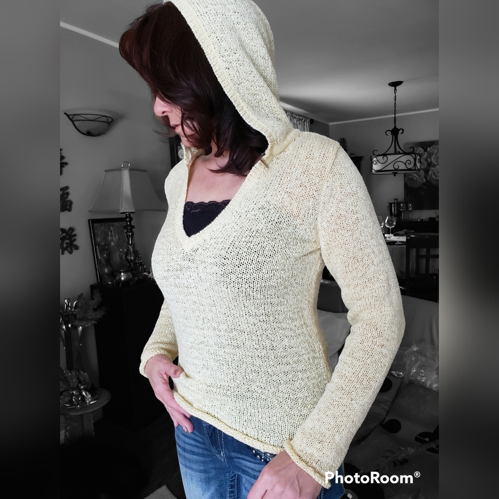 Apt 9 light spring sweater